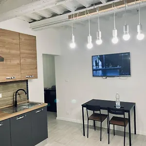 New 2 Minute From The Port Apartment